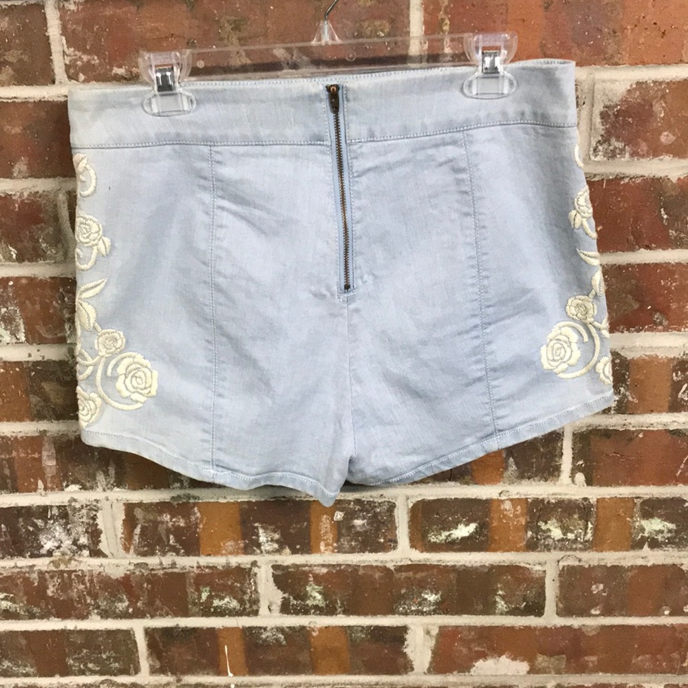 Denim Shorts w/design